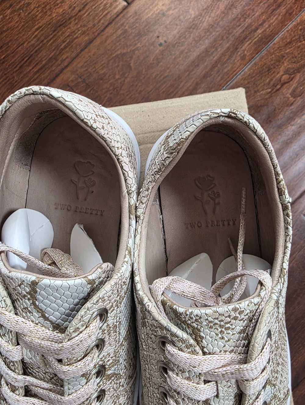 Two Pretty Leather Pink Snakeskin Sneakers - Picture 5 of 7